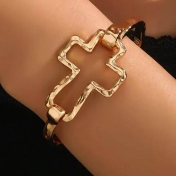 Cross Bracelet Textured Exaggerated Punk Style Gold Tone Gifts NWT Faith - Picture 4 of 4